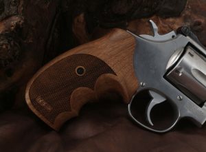 Smith Wesson K/L/X – Frame Round Butt Compatible Walnut Grips Diamond Gun Grips USA-118