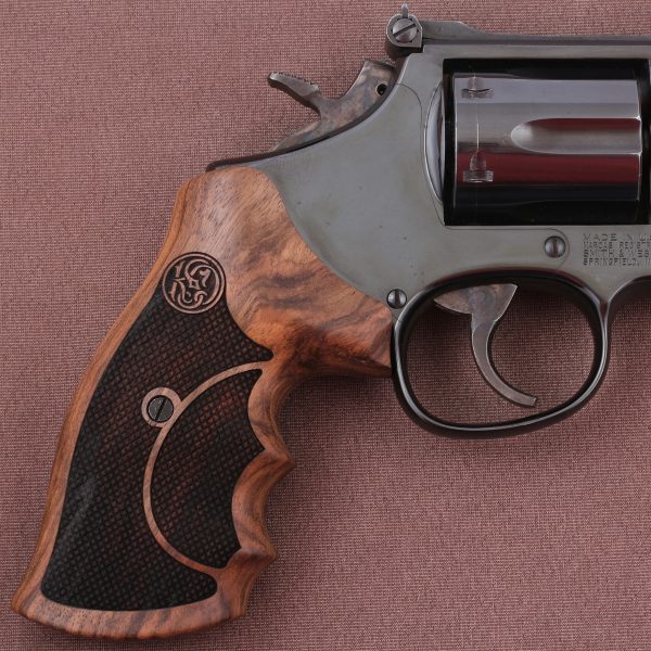 Smith Wesson K/L/X – Frame Round Butt Compatible Walnut Grips Diamond Gun Grips USA-136