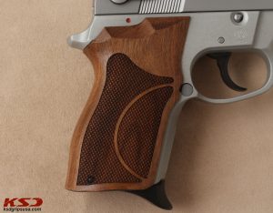 Smith Wesson 6906 Compatible Walnut Grips Diamond Gun Grips USA-163