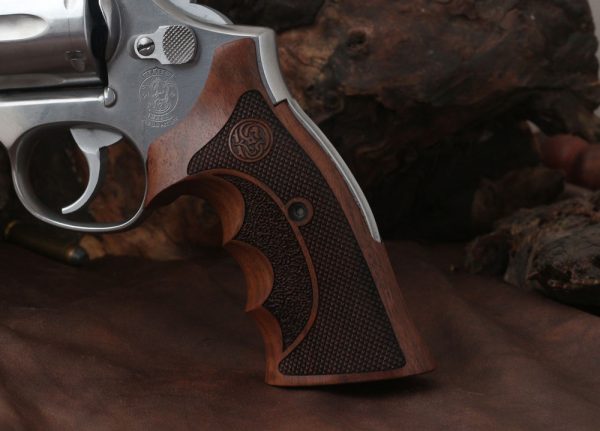 Smith Wesson N Frame Round Butt Compatible Walnut Grip Gun Grips USA-218