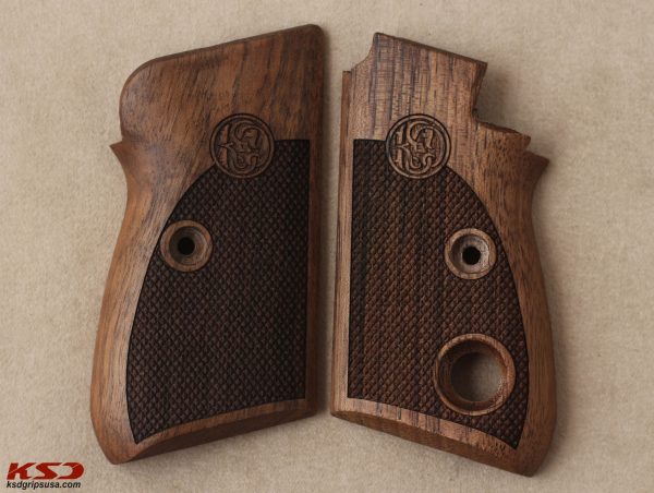 Beretta Mod 70 – 70 S – 71 PUMA Compatible Walnut Grips Diamond Gun Grips USA-271