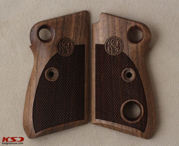 Beretta Mod 71 – 72 – 75 Jaguar Compatible Walnut Grips Diamond Gun Grips USA-277