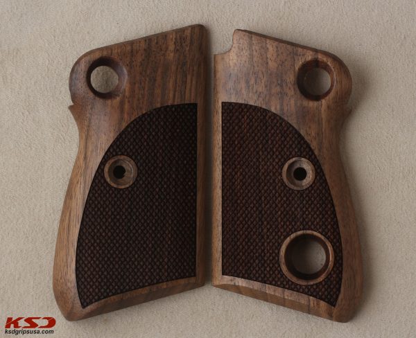 Beretta Mod 71 – 72 – 75 Jaguar Compatible Walnut Grips Diamond Gun Grips USA-406