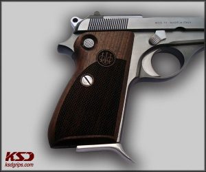 Beretta Mod 71 – 72 – 75 Jaguar Compatible Walnut Grips Diamond Gun Grips USA-410