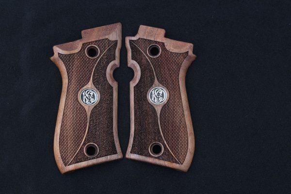 Beretta 81F, 81 FS, 84 F, 84 FS, 84 Cheetah Compatible Walnut Grip Gun Grips USA-415