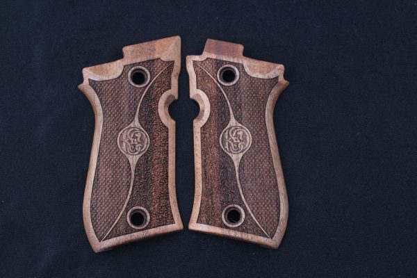 Beretta 81F, 81 FS, 84 F, 84 FS, 84 Cheetah Compatible Walnut Grip Gun Grips USA-417