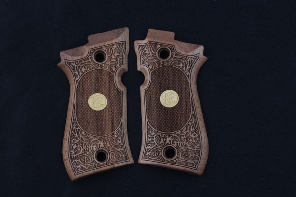 Beretta 81F, 81 FS, 84 F, 84 FS, 84 Cheetah Compatible Walnut Grip Gun Grips USA-418