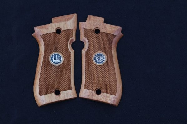 Beretta 81F, 81 FS, 84 F, 84 FS, 84 Cheetah Compatible Walnut Grip Gun Grips USA-424