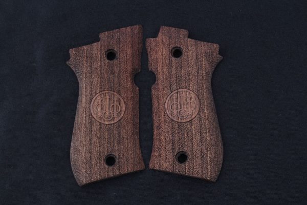 Beretta 81F, 81 FS, 84 F, 84 FS, 84 Cheetah Compatible Walnut Grip Gun Grips USA-427