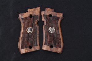 Beretta 81F, 81 FS, 84 F, 84 FS, 84 Cheetah Compatible Walnut Grip Gun Grips USA-429