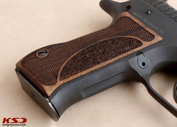 Jericho 941 F / FS Compatible Walnut Grips Double-Checkering Gun Grips USA-477