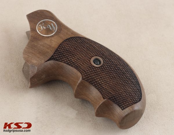 Ruger SP101 Compatible Walnut Customizable Grips Diamond Gun Grips USA-526