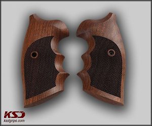 Colt Python (Pre 2020) Compatible Walnut Grips Diamond Gun Grips USA-770