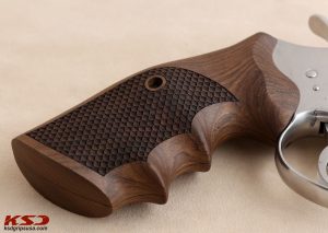 Colt Python (Pre 2020) Compatible Walnut Grips Dragon Skin Gun Grips USA-776