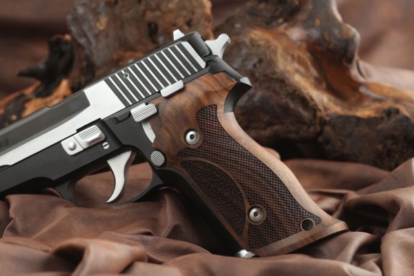 Sig Sauer P228 / P229 Compatible Walnut Grips Double-Checkering Gun Grips USA-839