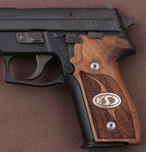 Sig Sauer P228 / P229 Compatible Walnut Grips Double-Checkering Gun Grips USA-866