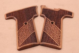 Webley & Scott 1911 (7.65mm) Compatible Walnut Grip Double-Checkering Gun Grips USA-1074