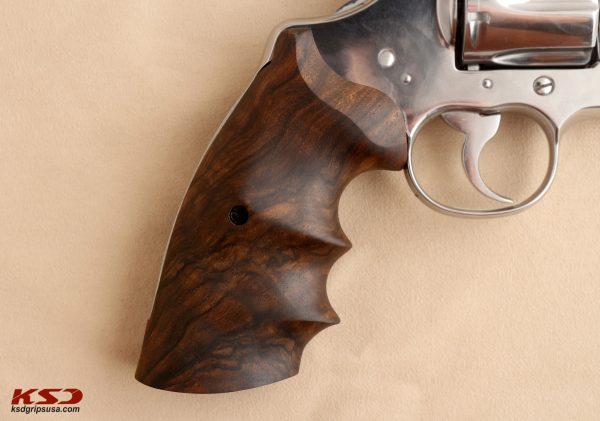 Colt Python (Pre 2020) Compatible Root Walnut Grips Gun Grips USA-767