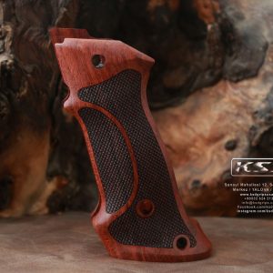 Beretta 81F, 81 FS, 84 F, 84 FS, 84 Cheetah Compatible Walnut Grip Gun Grips USA-429