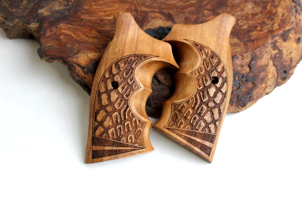 Smith Wesson K/L – Frame Open Back Square Butt Walnut Wood Grips Gun Grips USA-1812